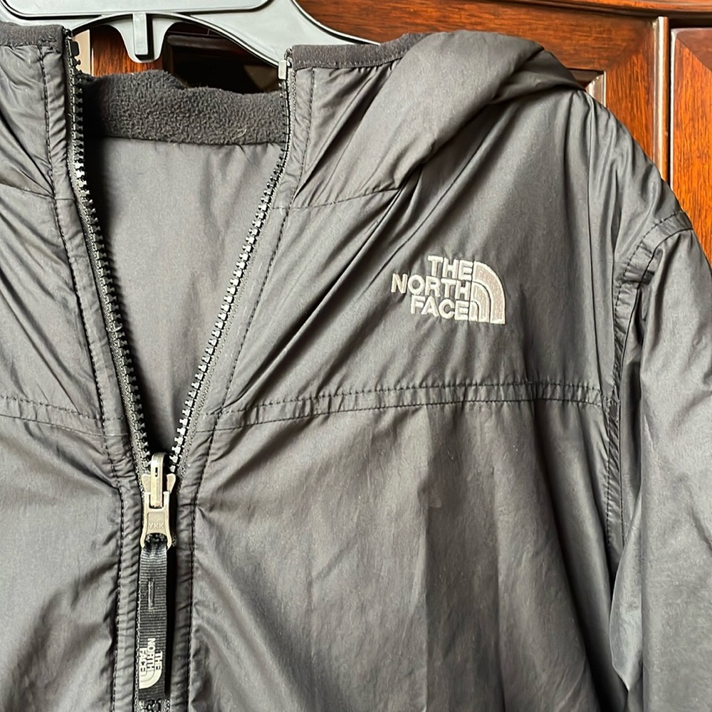 Boys North Face reversal coat jacket size L 14-16